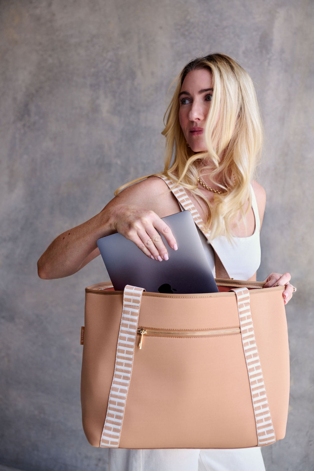 Tan carry all convertible tote backpack bag in neoprene XL fits 16" laptop